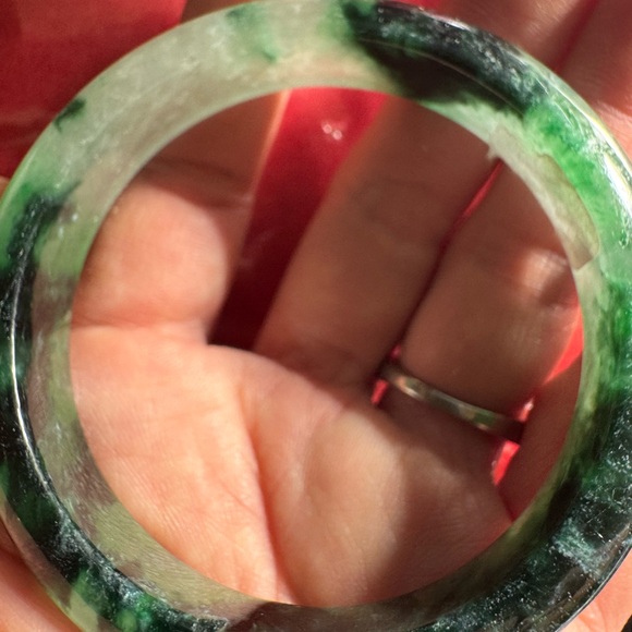 Green certified small 56-57mm Jade Bangle Bracelet - Picture 3 of 3